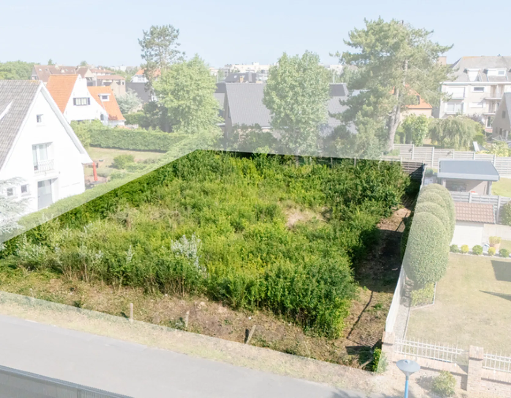 Bouwgrond zonder bouwverplichting met residentiële ligging