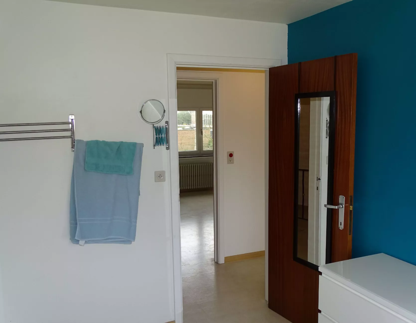 Handelsruimte met tuin en appartement