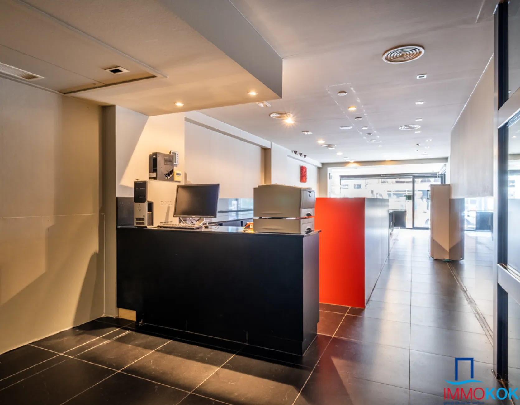 <p><strong>Uiterst commercieel gelegen handelsgelijkvloers in de Zeelaan - Koksijde-Bad </strong></p>